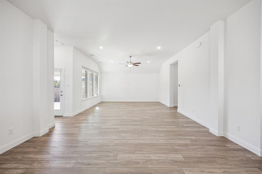 Spacious, unfurnished interior of a new home in Elevon, Lavon (Image 20).