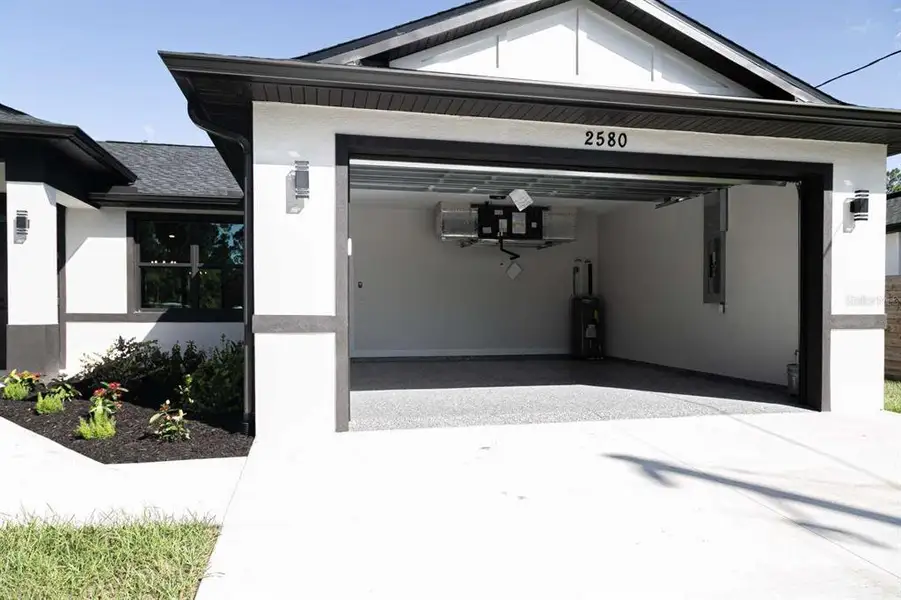 Exterior details and patio area of a home in , North Port (Image 4).