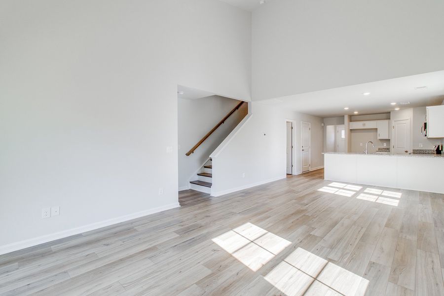 Spacious, unfurnished interior of a new home in Bluefield, Lexington (Image 16).