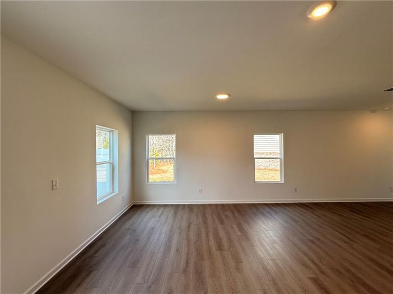 Spacious, unfurnished interior of a new home in Leydenview, Mableton (Image 15).