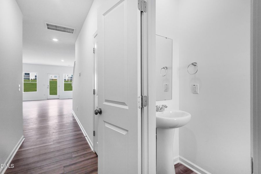 SUN_CaitlinCrossing_Pic_Cameron-24