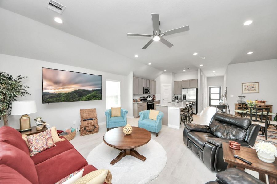 Furnished interior view inside a new home in Briarwood Crossing, Rosenberg (Image 9).