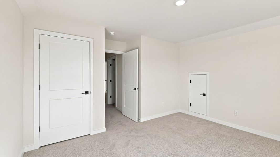 Spacious, unfurnished interior of a new home in Williams Ridge, Woodruff (Image 34).