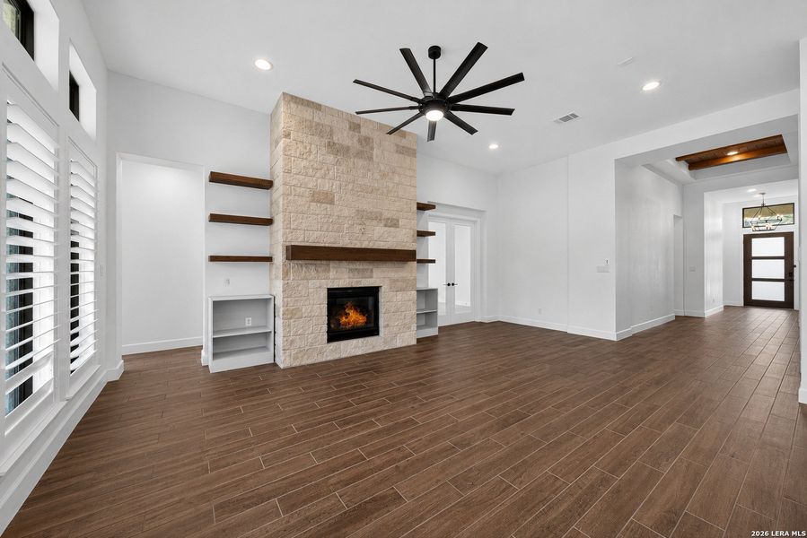 Spacious, unfurnished interior of a new home in Ladera, San Antonio (Image 55). Spacious, unfurnished interior of a new home in Ladera, San Antonio (Image 55).