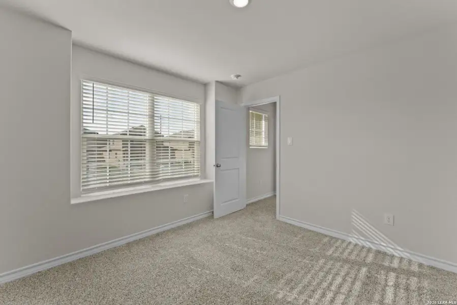Spacious, unfurnished interior of a new home in Laurel Vistas, San Antonio (Image 23).