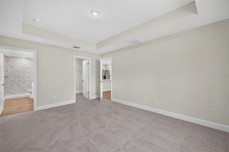 Spacious, unfurnished interior of a new home in , Port Charlotte (Image 24).
