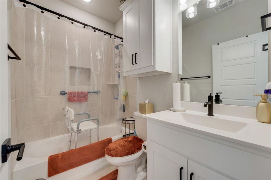 Furnished interior view inside a new home in , Arlington (Image 29).