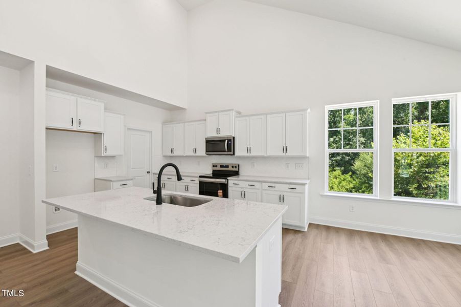 20-web-or-mls-236 Alden Way-020