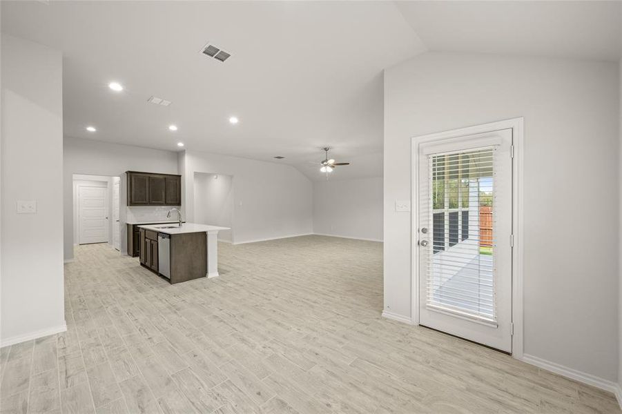 2631 Streamside- Dining-1