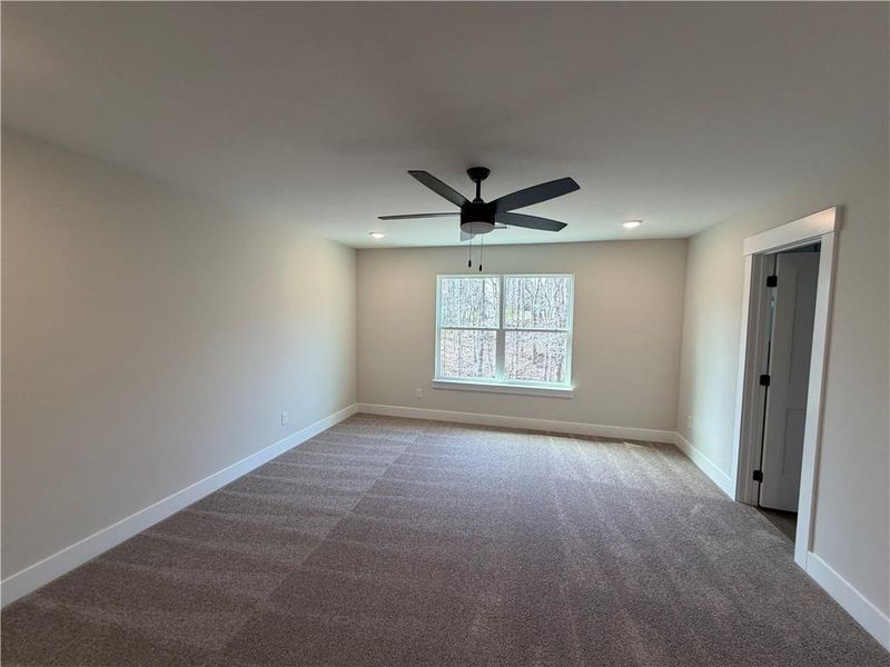 Spacious, unfurnished interior of a new home in Villas at Dawsonville, Dawsonville (Image 8).