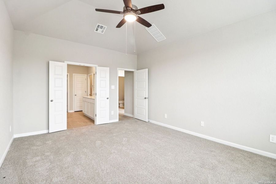 Spacious, unfurnished interior of a new home in Estancia Ranch - Classic Series, San Antonio (Image 43).