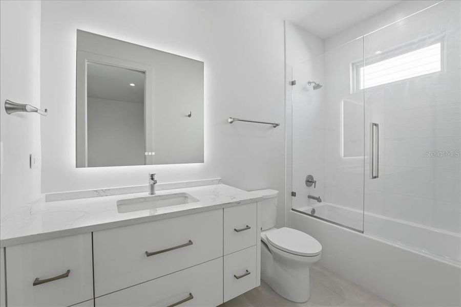 Furnished interior view inside a new home in , Orlando (Image 52).