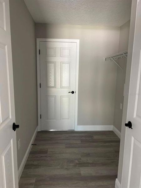 Spacious, unfurnished interior of a new home in , Dunnellon (Image 13).