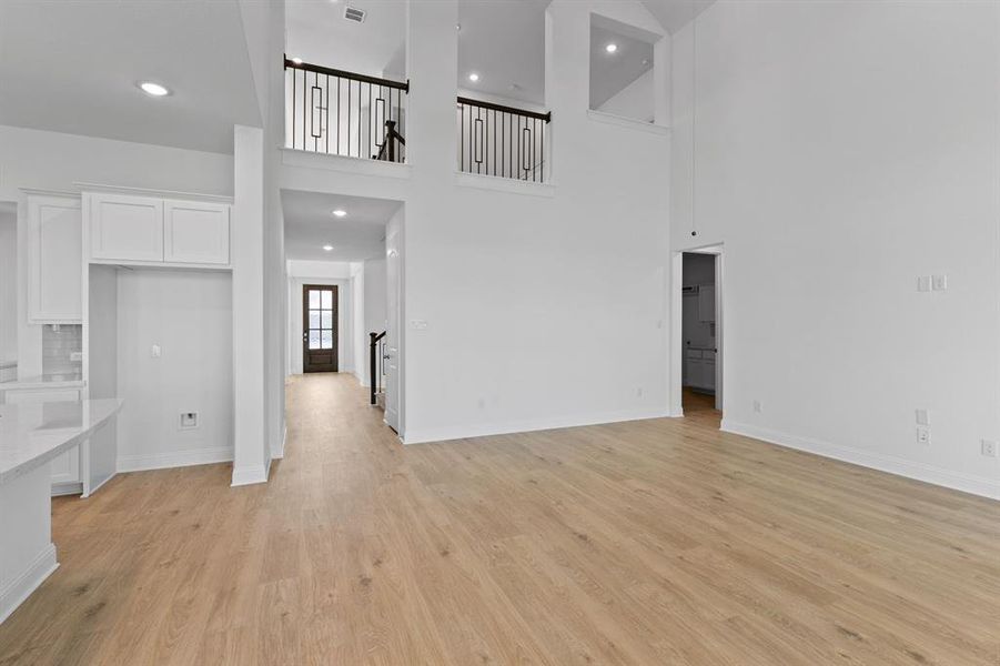 Spacious, unfurnished interior of a new home in Wildflower Ranch, Fort Worth (Image 16).