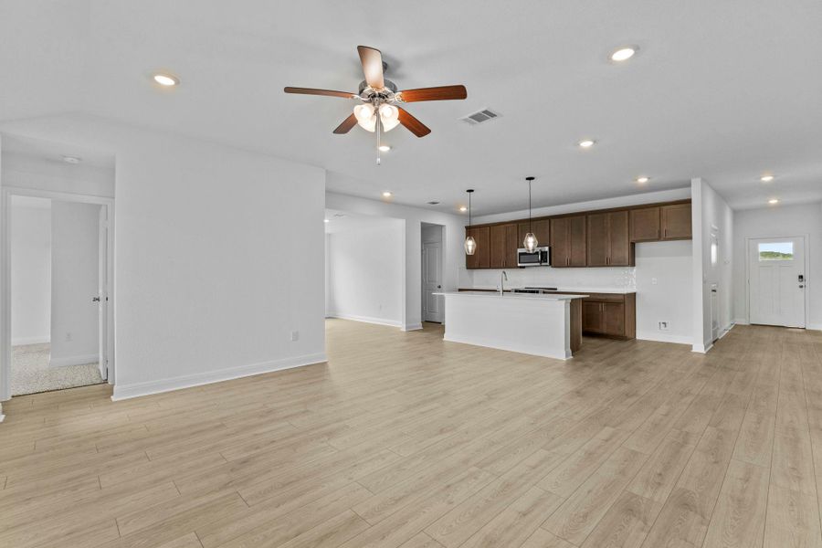 Spacious, unfurnished interior of a new home in Riverview, Georgetown (Image 17).