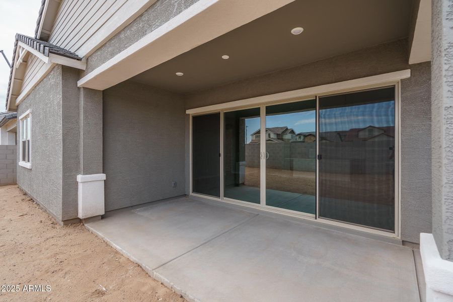 25) BACK PATIO 25) BACK PATIO