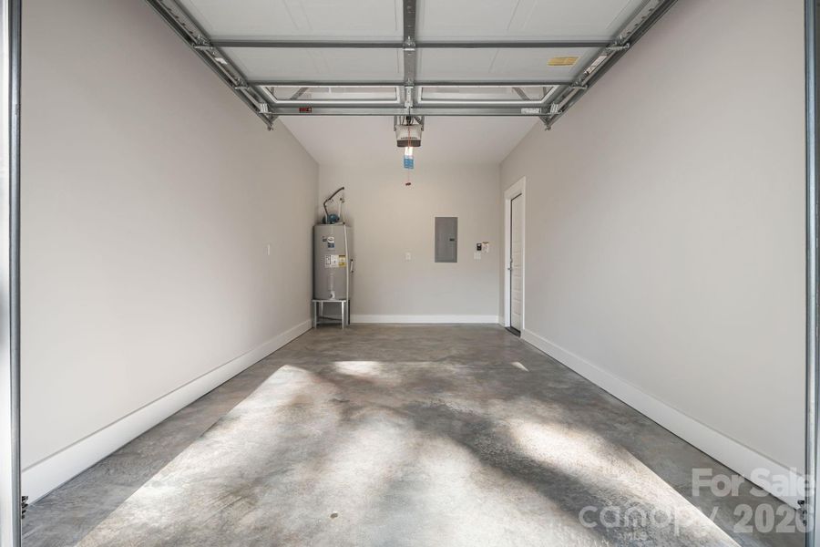 Spacious, unfurnished interior of a new home in , Asheville (Image 10).