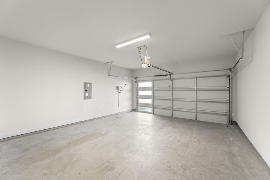 Spacious, unfurnished interior of a new home in Willow Grove Single-Family Homes, Melissa (Image 39).