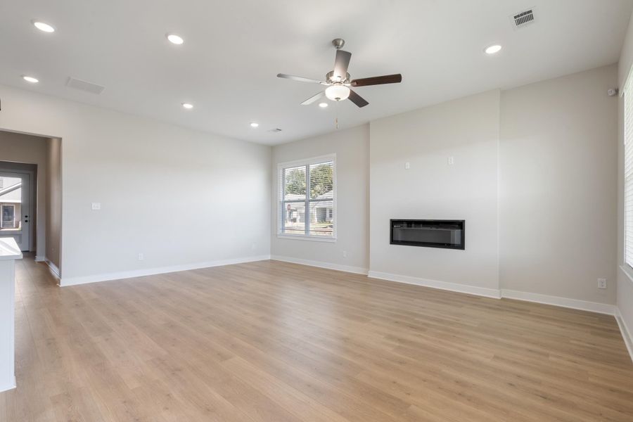 Spacious, unfurnished interior of a new home in Amherst, Cordova (Image 12).