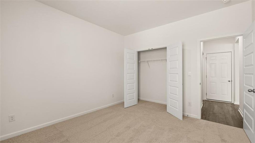 Spacious, unfurnished interior of a new home in Kingston Ranch at Lake Oconee, Buckhead (Image 36).