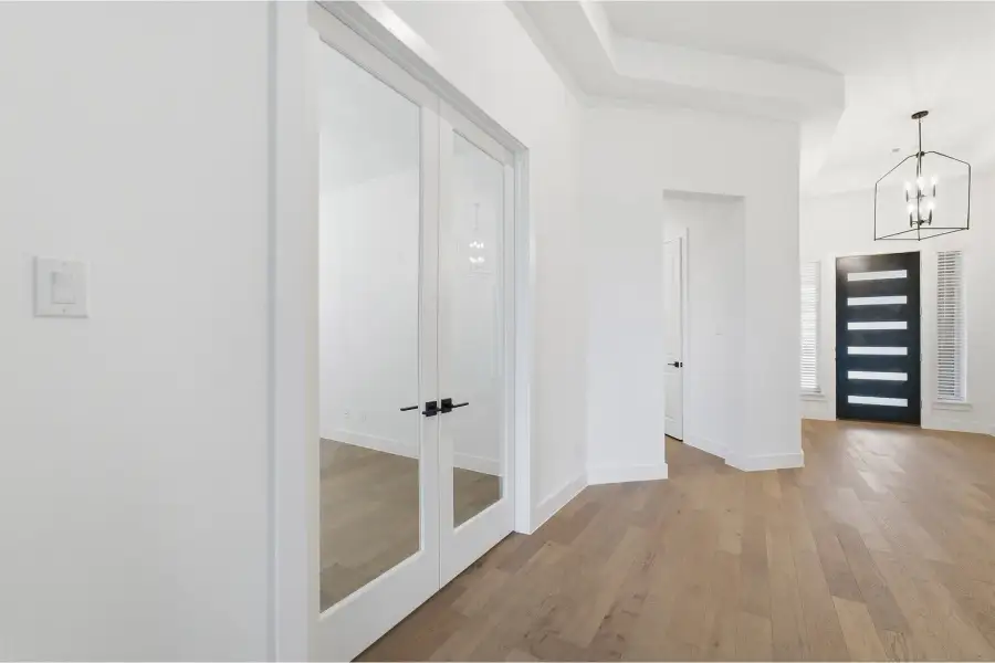 Spacious, unfurnished interior of a new home in Sonoma Verde, Heath (Image 28). Spacious, unfurnished interior of a new home in Sonoma Verde, Heath (Image 28).