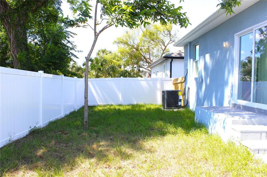Exterior details and patio area of a home in , Tampa (Image 26).