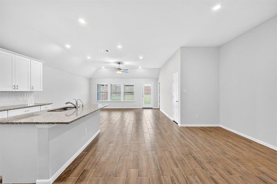 Spacious, unfurnished interior of a new home in Forest Park, Princeton (Image 31). Spacious, unfurnished interior of a new home in Forest Park, Princeton (Image 31).