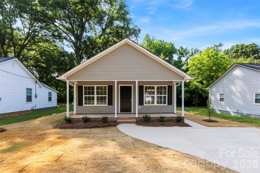 Front exterior of a new home in , Rock Hill, SC, highlighting curb appeal (Image 2). Front exterior of a new home in , Rock Hill, SC, highlighting curb appeal (Image 2).