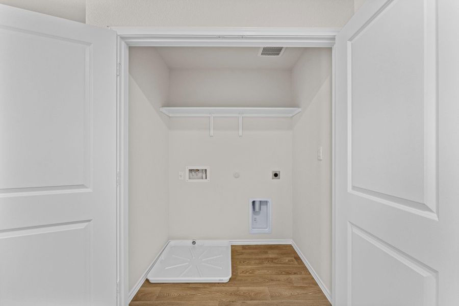 Spacious, unfurnished interior of a new home in Bollinger, Maxwell (Image 16).