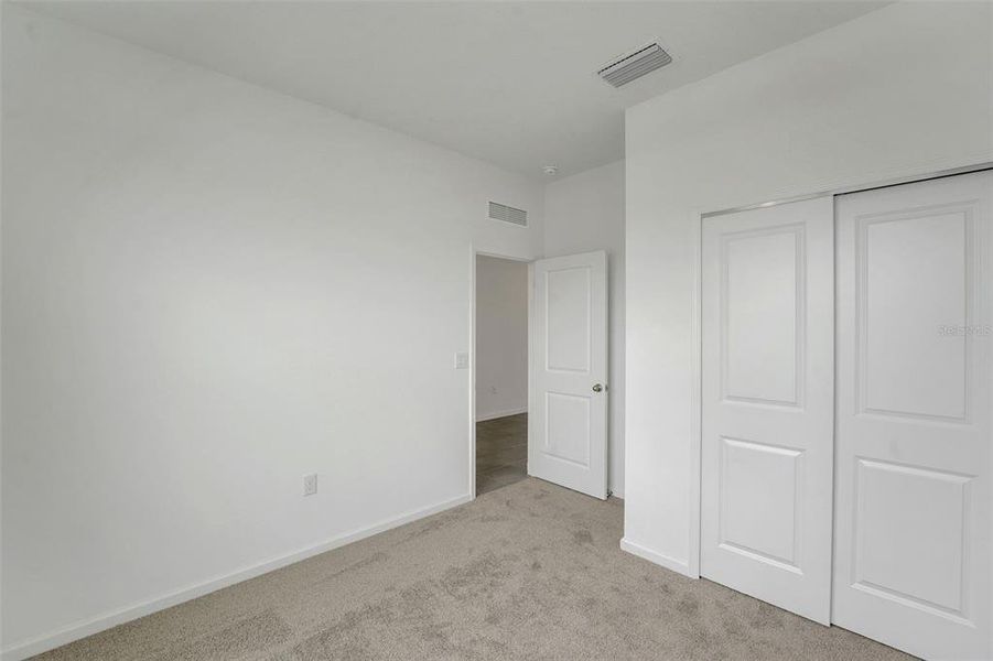 Spacious, unfurnished interior of a new home in Cypress Park Estates, Haines City (Image 18).