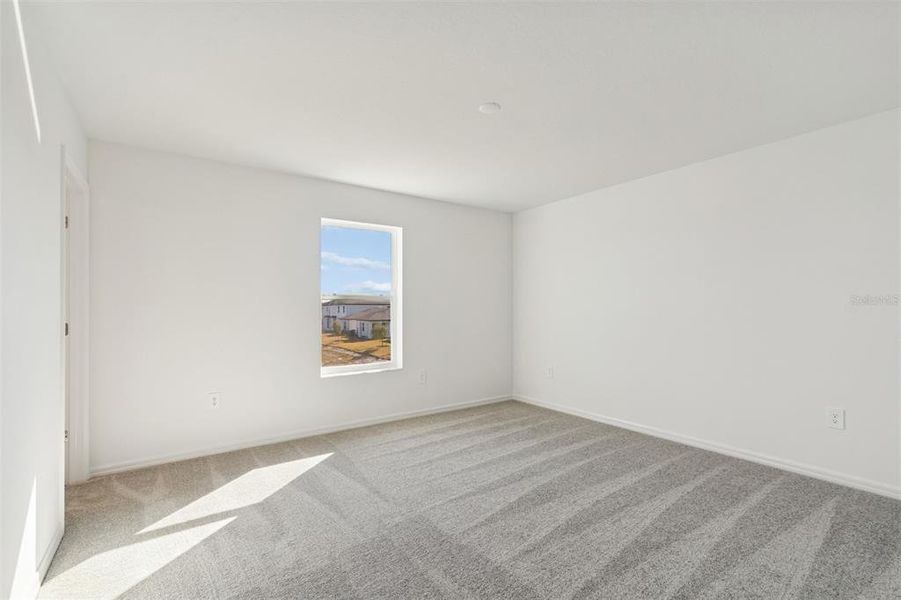 Spacious, unfurnished interior of a new home in Southpointe, Palmetto (Image 17).