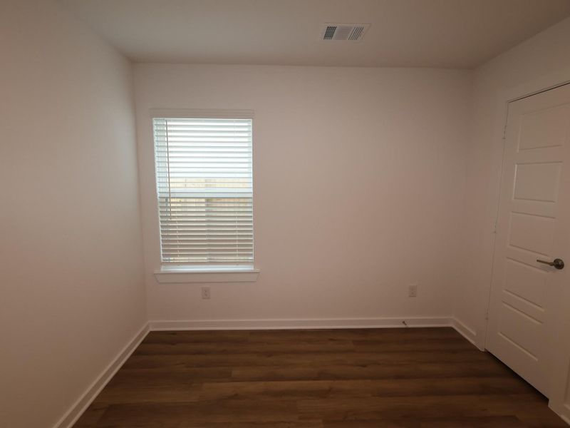 Spacious, unfurnished interior of a new home in Summerview, Fulshear (Image 7).