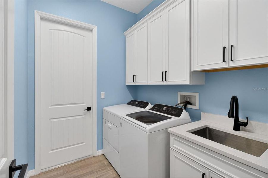 Furnished interior view inside a new home in , Largo (Image 14).