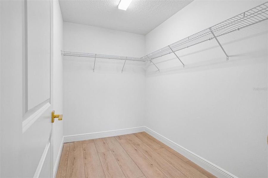 Spacious, unfurnished interior of a new home in , Citrus Springs (Image 40).