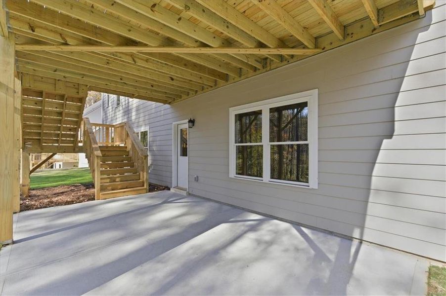 Exterior details and patio area of a home in Ford Landing, Acworth (Image 36).