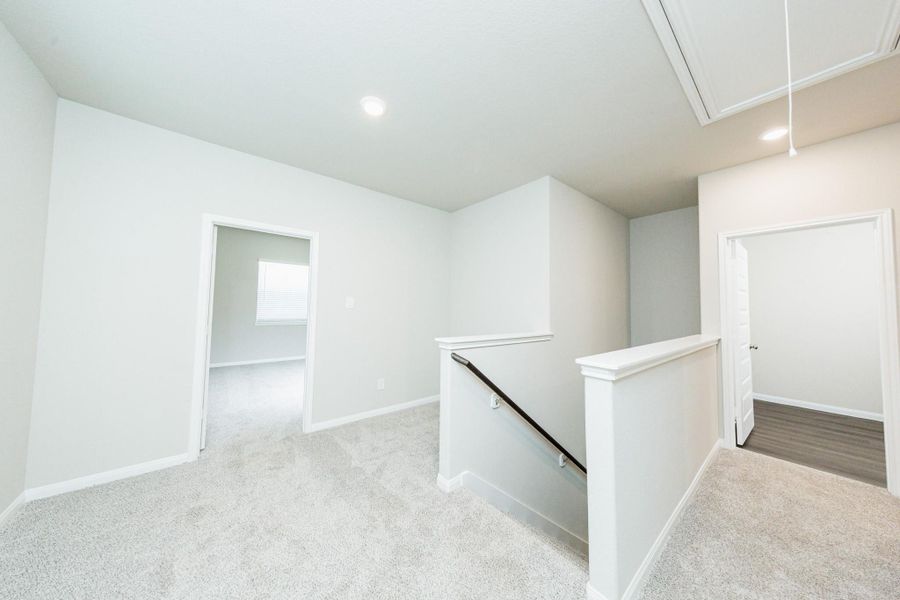 Spacious, unfurnished interior of a new home in River's Edge, Conroe (Image 20). Spacious, unfurnished interior of a new home in River's Edge, Conroe (Image 20).