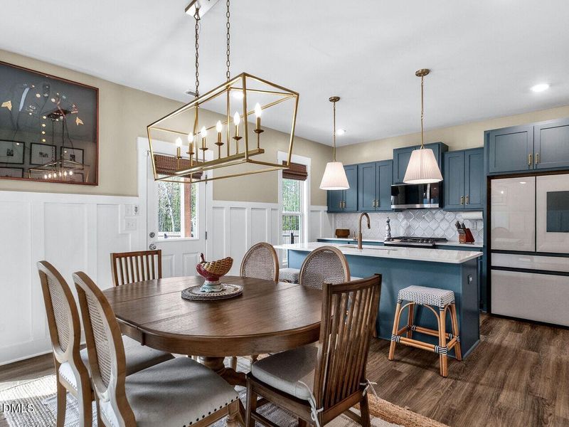 012-1280x960-dining-room