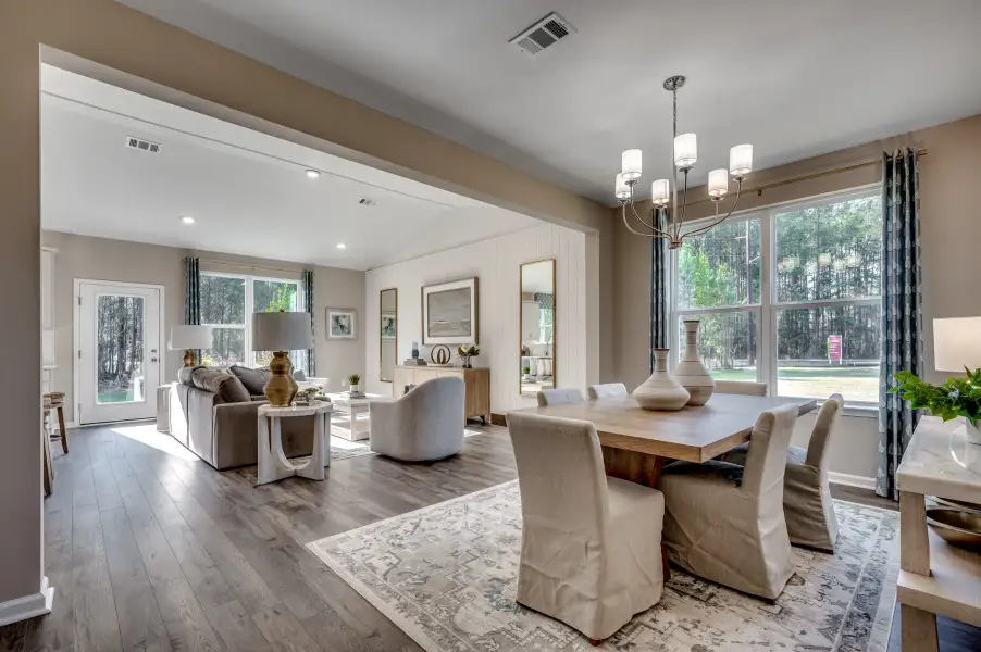 Representative furnished interior of a home built from the Georgetown by Beazer Homes in Somerset, Myrtle Beach (Image 10).