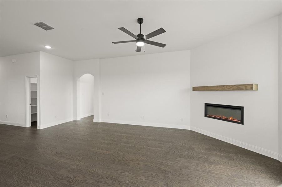 14_121 Grey wolf- Living Room-2