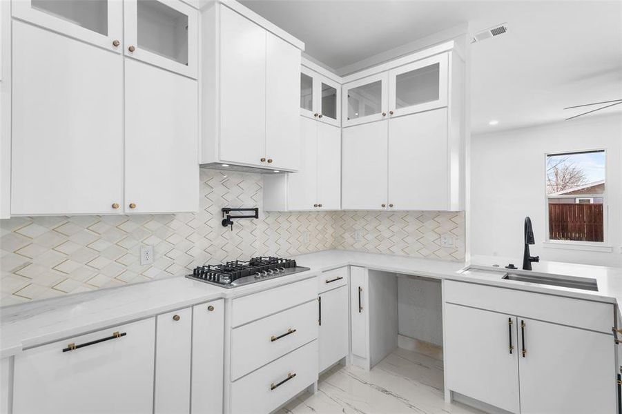 Furnished interior view inside a new home in , Dallas (Image 6).