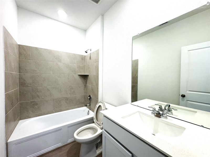 Furnished interior view inside a new home in Anniston, Katy (Image 10).