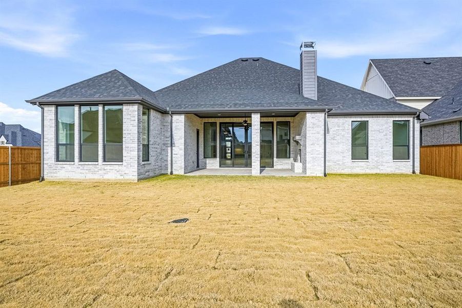 Exterior details and patio area of a home in Sandbrock Ranch, Aubrey (Image 3).