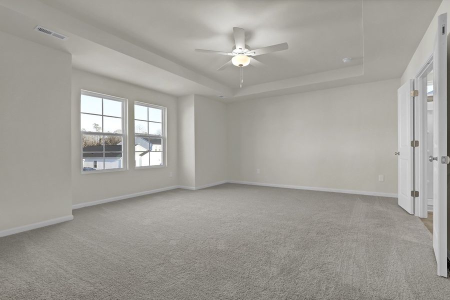 Spacious, unfurnished interior of a new home in Citadel Point at Southbridge, Sneads Ferry (Image 20).