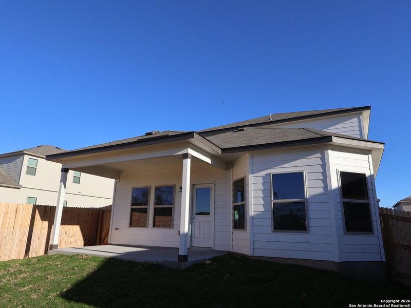 Exterior details and patio area of a home in Paloma Park, Converse (Image 4).