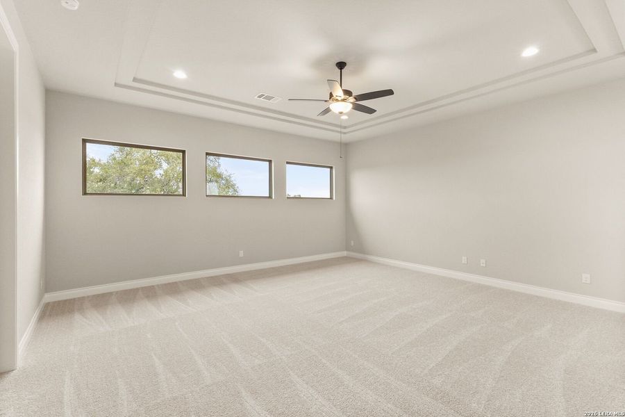 Spacious, unfurnished interior of a new home in , Spring Branch (Image 39).