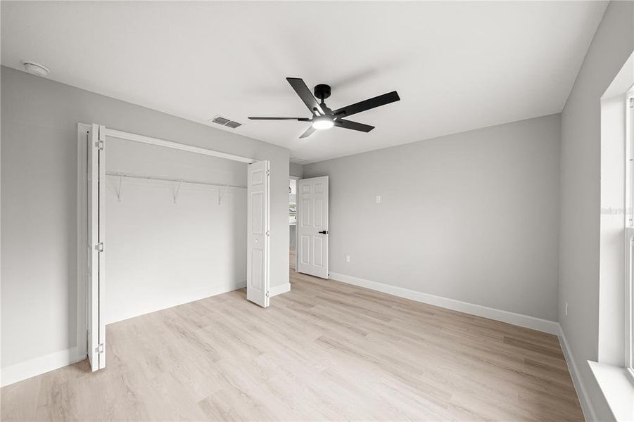 Spacious, unfurnished interior of a new home in , Ocala (Image 26).
