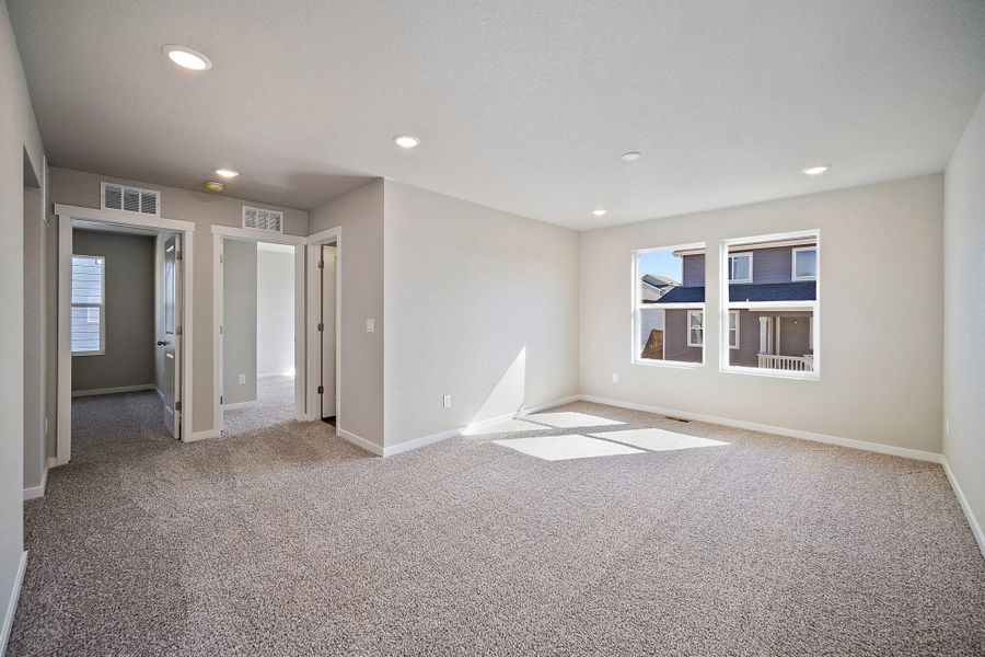Spacious, unfurnished interior of a new home in Ridge at Lorson Ranch, Colorado Springs (Image 24).
