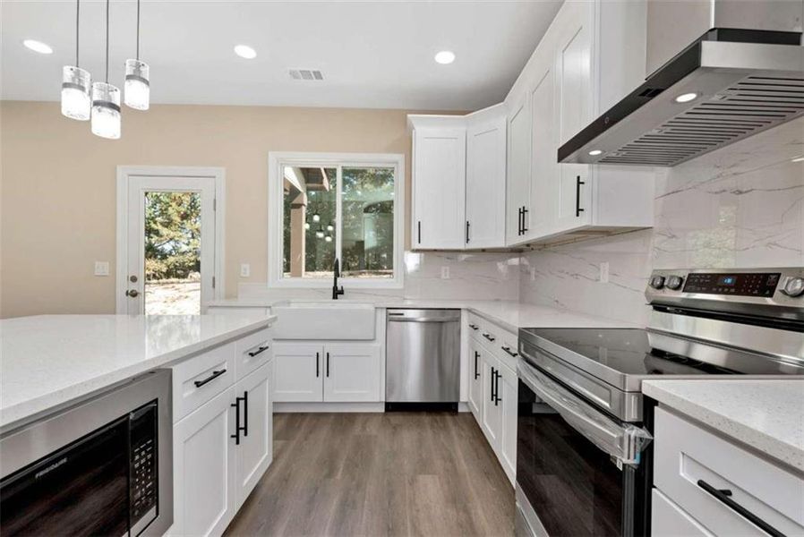 Furnished interior view inside a new home in , Jefferson (Image 11).