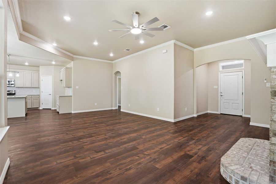 Spacious, unfurnished interior of a new home in , Cleburne (Image 17). Spacious, unfurnished interior of a new home in , Cleburne (Image 17).