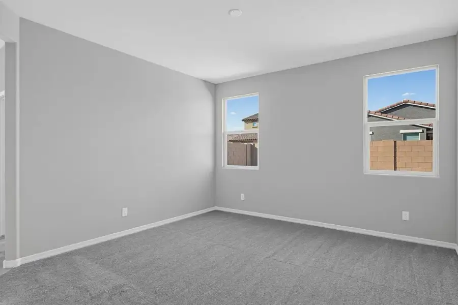 Spacious, unfurnished interior of a new home in Allen Ranches, Litchfield Park (Image 16).